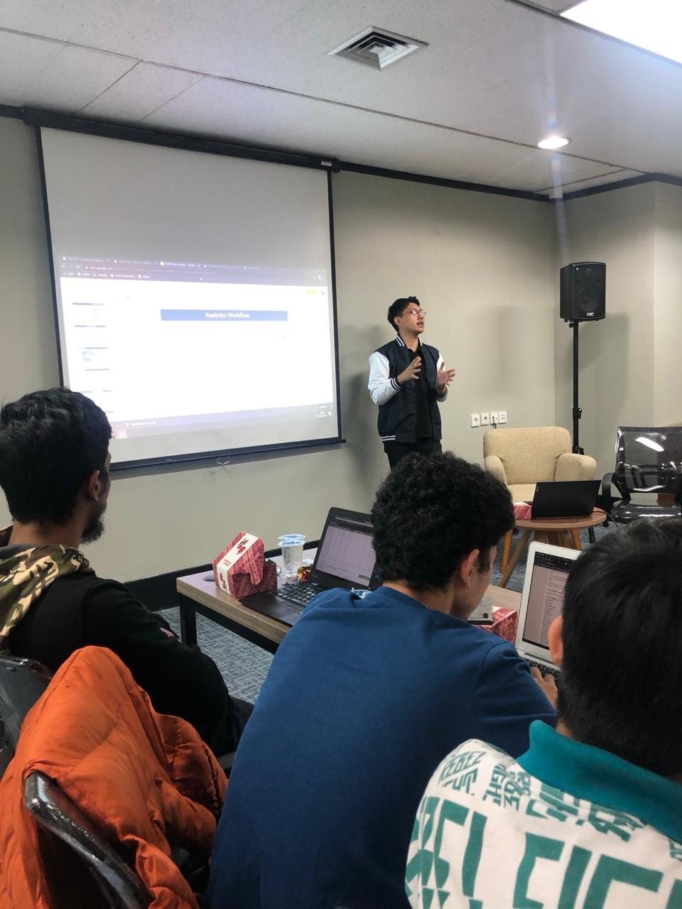 Dio teaching an analytics workflow class